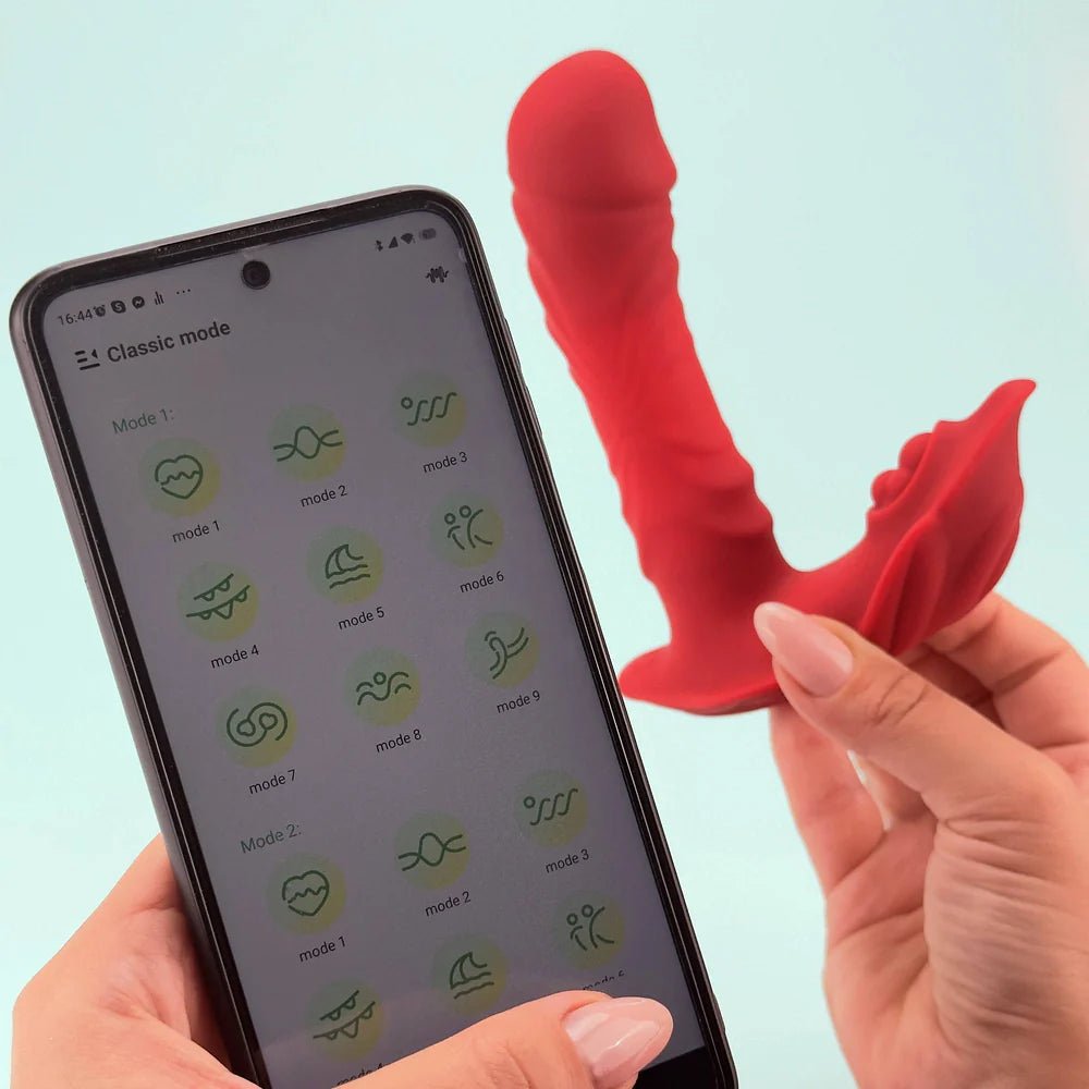 Dolce - APP - controlled Wearable thrusting vibrator